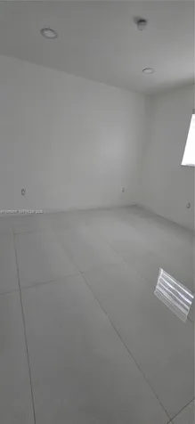 1284 W 38th Place Hialeah FL 33012