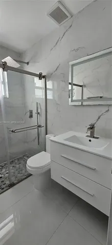 1284 W 38th Place Hialeah FL 33012