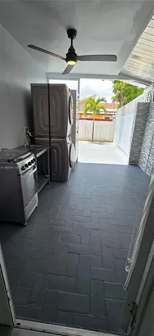 1284 W 38th Place Hialeah FL 33012
