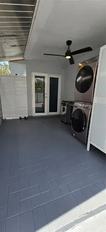1284 W 38th Place Hialeah FL 33012