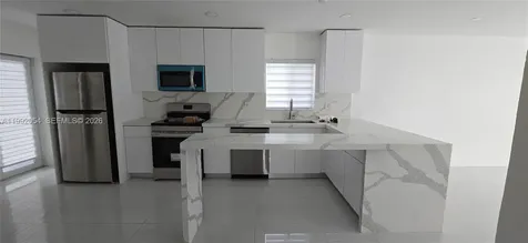 1284 W 38th Place Hialeah FL 33012