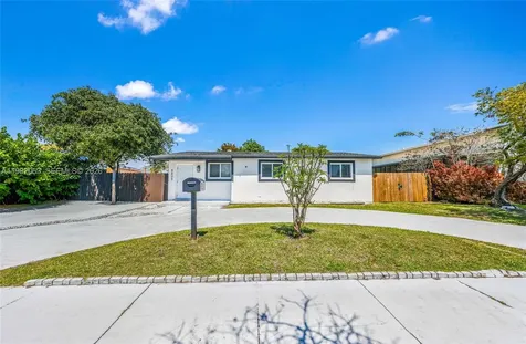 9805 Marlin Road Cutler Bay FL 33157