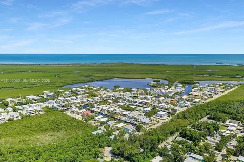 105 2nd Lane Key Largo FL 33037