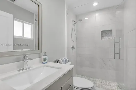105 2nd Lane Key Largo FL 33037