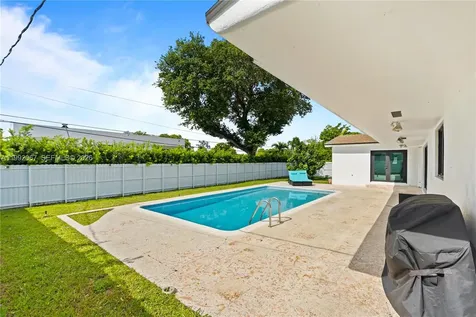 1850 NE 199th Street Miami FL 33179
