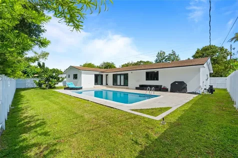 1850 NE 199th Street Miami FL 33179