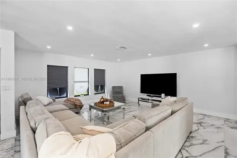 1850 NE 199th Street Miami FL 33179