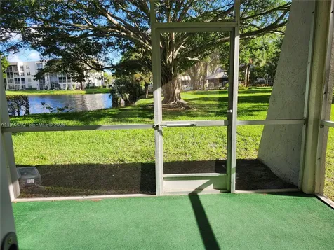 9410 Poinciana Place Davie FL 33324