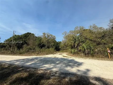 240 S Estribo Street Clewiston FL 33440
