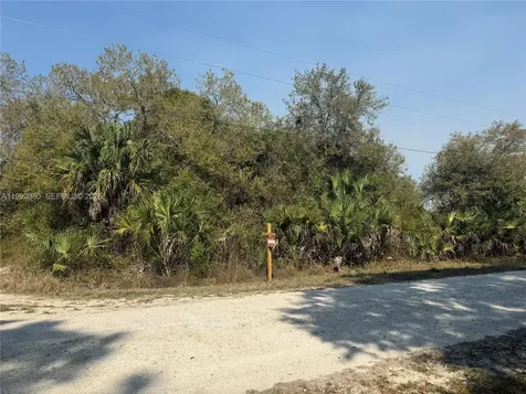 240 S Estribo Street Clewiston FL 33440