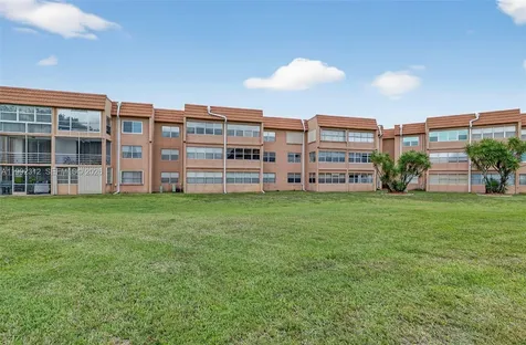 9821 Sunrise Lakes Boulevard Sunrise FL 33322