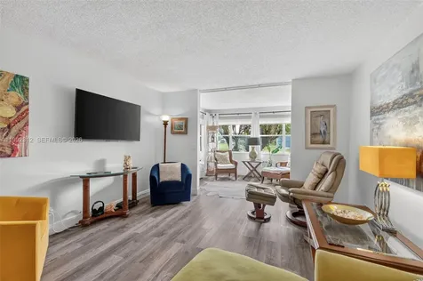 9821 Sunrise Lakes Boulevard Sunrise FL 33322