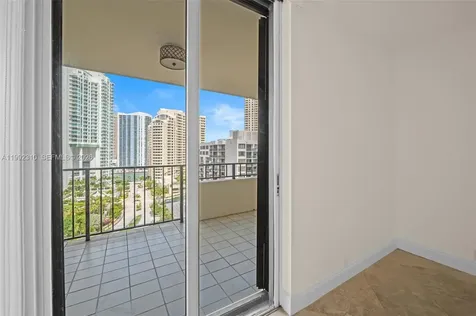 520 Brickell Key Drive Miami FL 33131