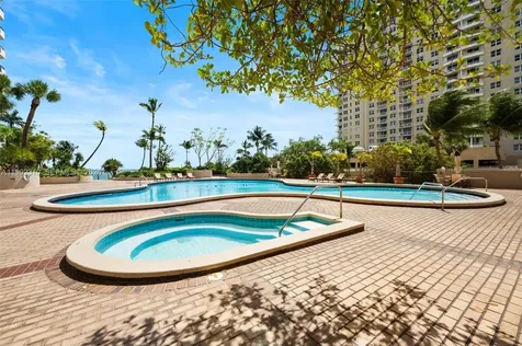 520 Brickell Key Drive Miami FL 33131
