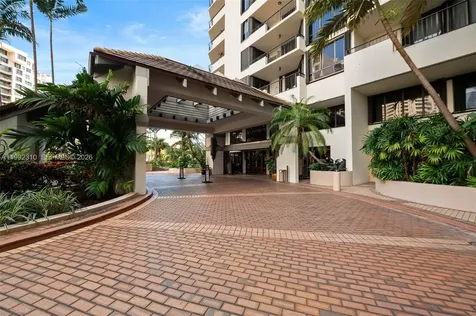 520 Brickell Key Drive Miami FL 33131