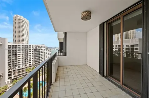 520 Brickell Key Drive Miami FL 33131