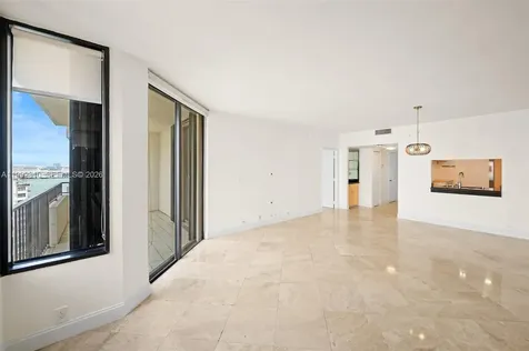 520 Brickell Key Drive Miami FL 33131