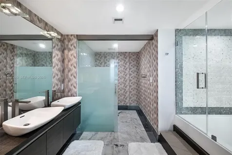 200 Biscayne Boulevard Way Miami FL 33131