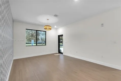 8363 NW 41st Street Doral FL 33166