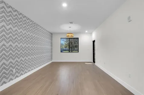 8363 NW 41st Street Doral FL 33166