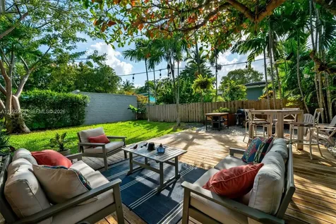 970 NW 10th Avenue Miami FL 33136