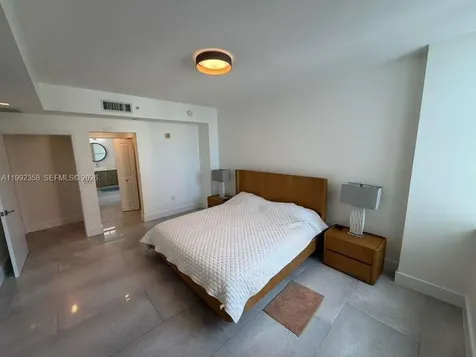 3330 NE 190th Street Aventura FL 33180