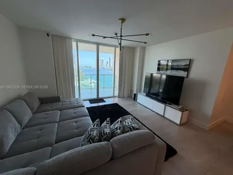 3330 NE 190th Street Aventura FL 33180