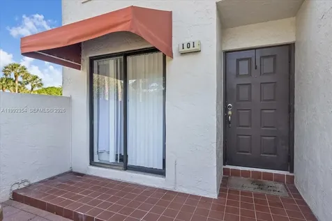 101 Lincoln Court Deerfield Beach FL 33442