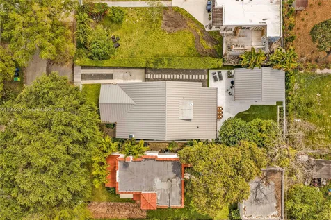 320 NE 88th Street El Portal FL 33138