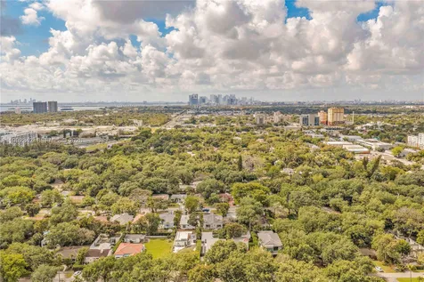 320 NE 88th Street El Portal FL 33138