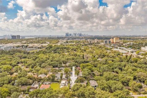 320 NE 88th Street El Portal FL 33138