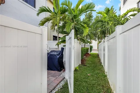 20921 NW 1st Court Pembroke Pines FL 33029