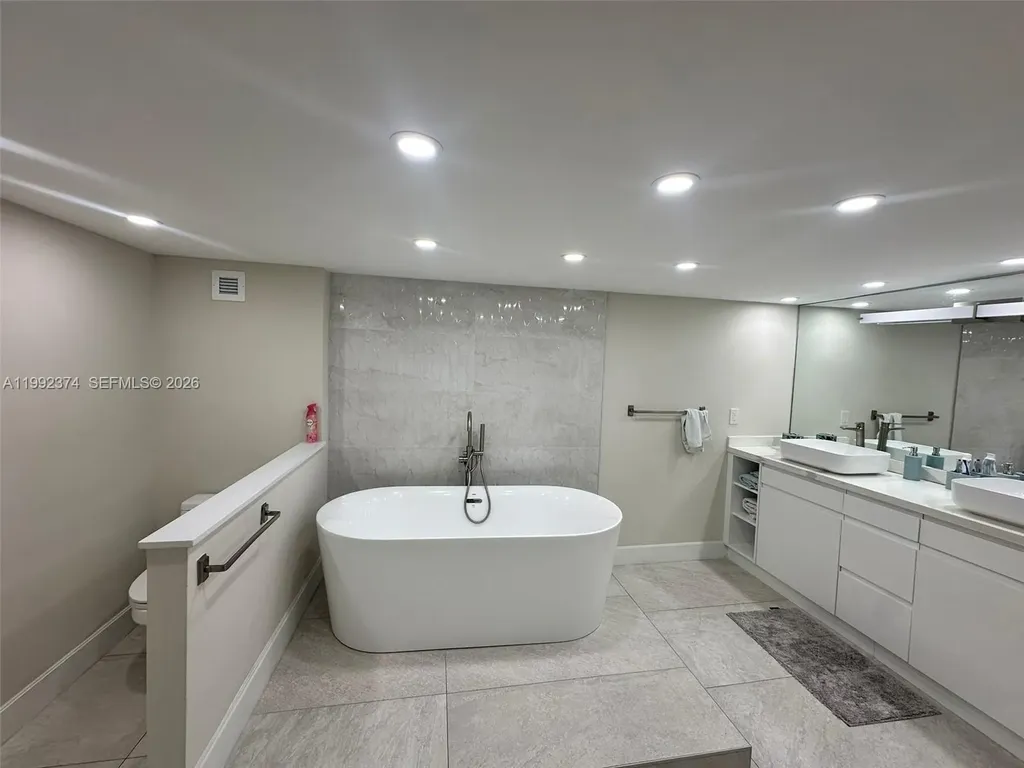 2751 S Ocean Drive Hollywood FL 33019