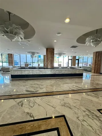 2751 S Ocean Drive Hollywood FL 33019