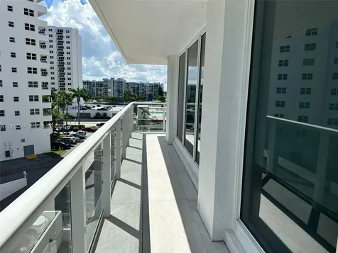 2751 S Ocean Drive Hollywood FL 33019