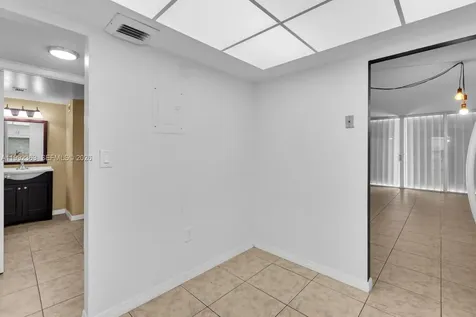 18011 Biscayne Boulevard Aventura FL 33160