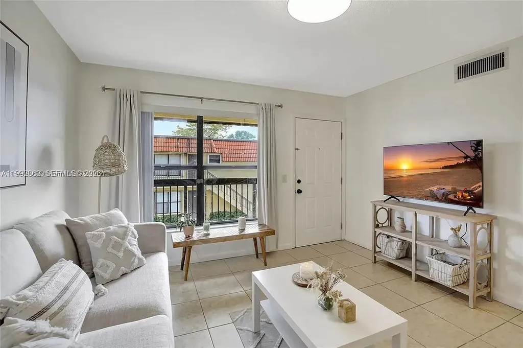 561 NW 100th Place Pembroke Pines FL 33024