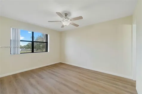 561 NW 100th Place Pembroke Pines FL 33024