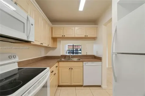 561 NW 100th Place Pembroke Pines FL 33024