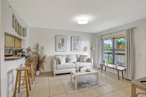 561 NW 100th Place Pembroke Pines FL 33024