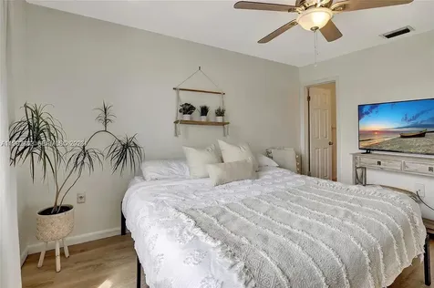 561 NW 100th Place Pembroke Pines FL 33024