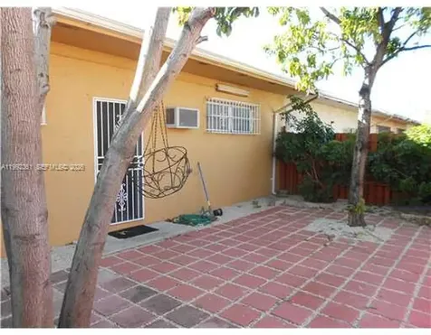 4131 W 18th Court Hialeah FL 33012