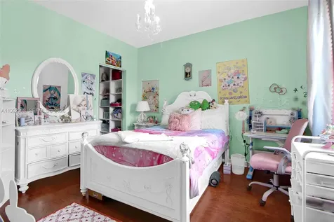 3323 W 90th Terrace Hialeah FL 33018
