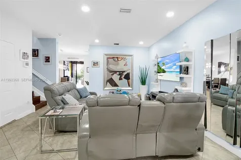 3323 W 90th Terrace Hialeah FL 33018