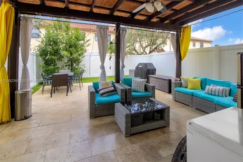 3323 W 90th Terrace Hialeah FL 33018