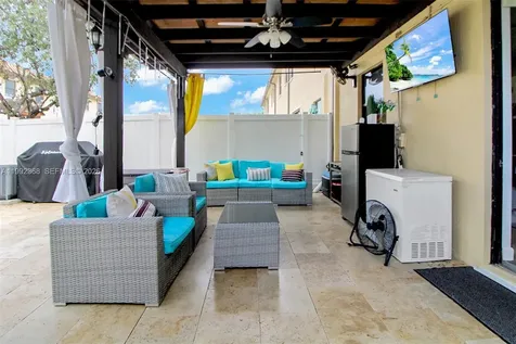 3323 W 90th Terrace Hialeah FL 33018