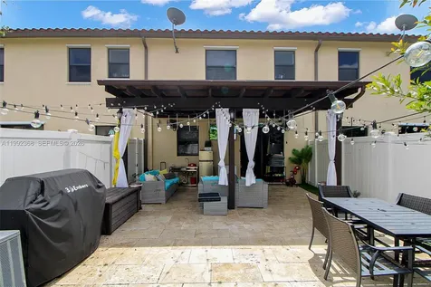 3323 W 90th Terrace Hialeah FL 33018