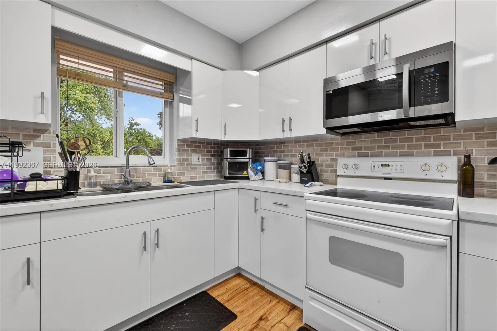 412 S Luna Court Hollywood FL 33021