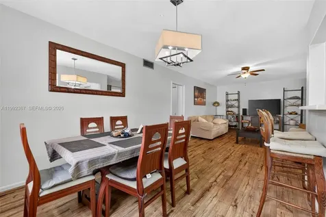 412 S Luna Court Hollywood FL 33021