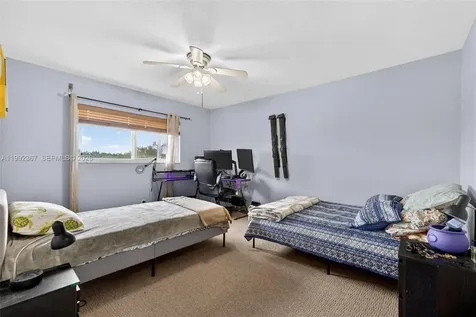 412 S Luna Court Hollywood FL 33021